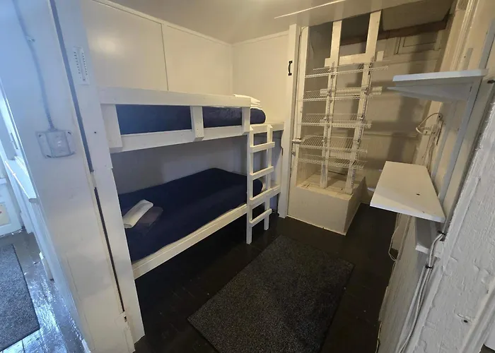 Bunkhouse - Budget Crash Pad - East Carson Street * Pittsburgh